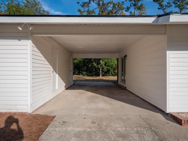 Building Photo - 2323 Frederick Pl