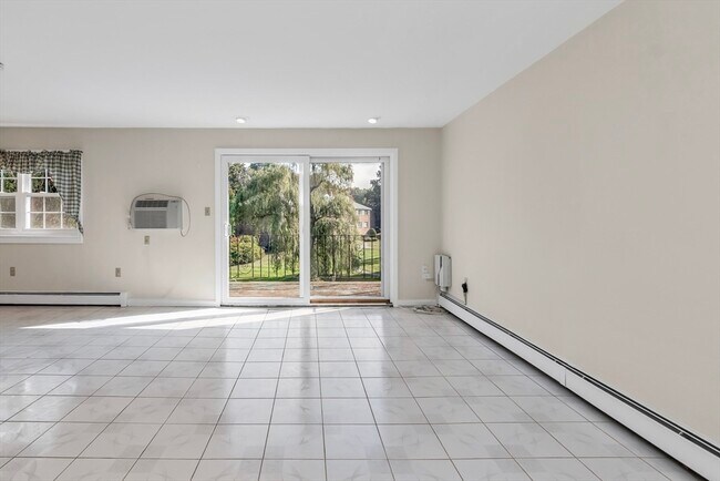 Building Photo - 35 Fernview Ave