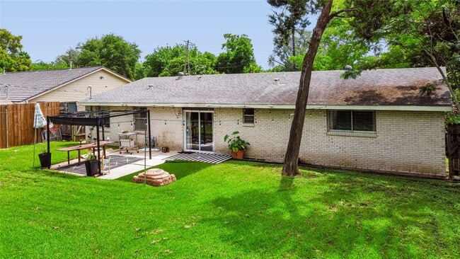 Building Photo - 11930 Ashcroft Dr