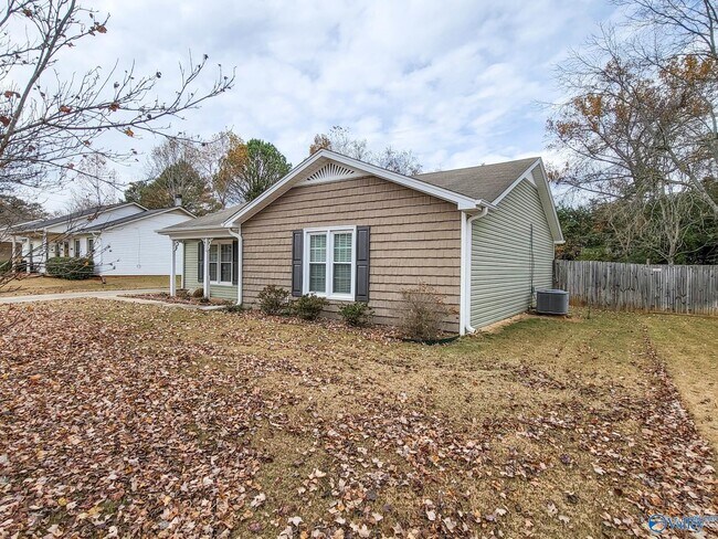 Building Photo - 116 Portal Ln