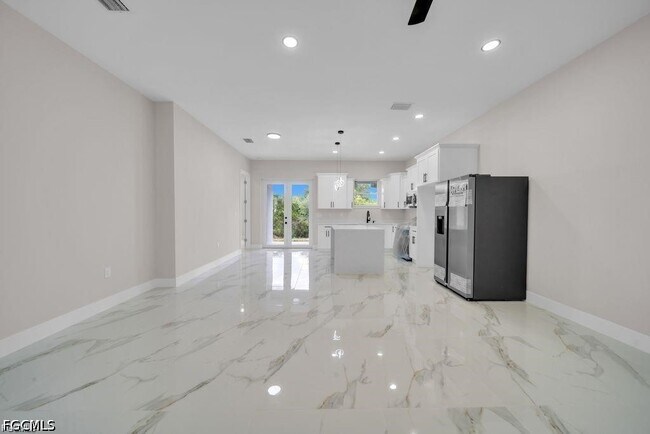 Building Photo - 4648-4650-4650 Leonard Blvd S
