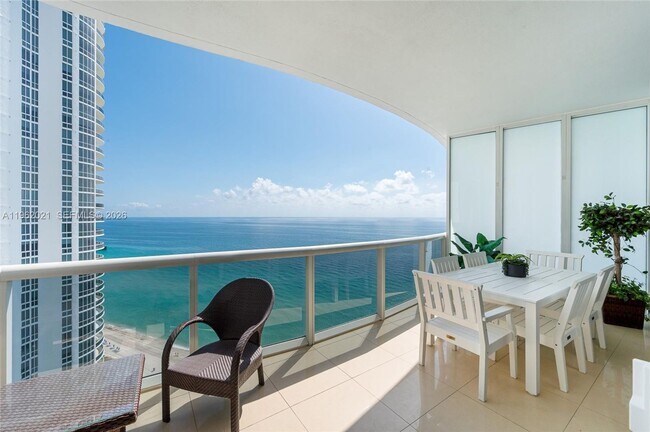 Building Photo - 15901 Collins Ave