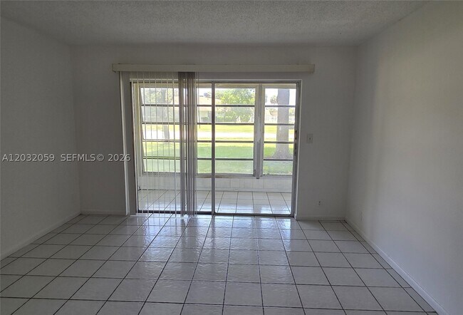 Building Photo - 5510 N Lakewood Cir