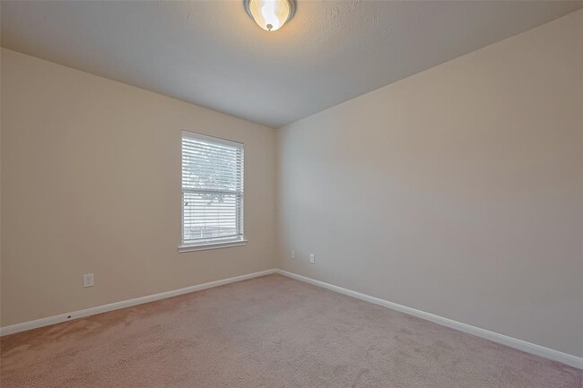 Building Photo - 26027 Chapman Falls Dr