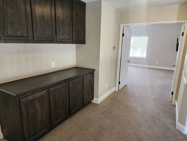 Building Photo - Gorgeous 4 Bedroom/3 Bath Home in South Temecula!