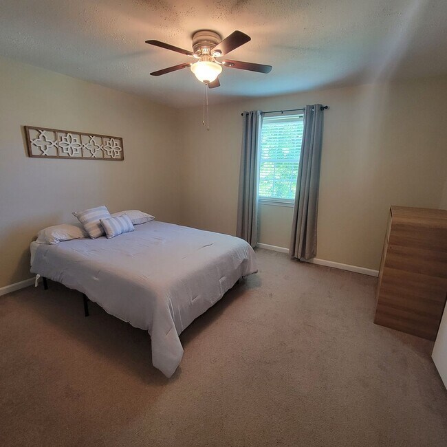 Building Photo - 2/1.5- Furnished- Short Term Available- Cookeville
