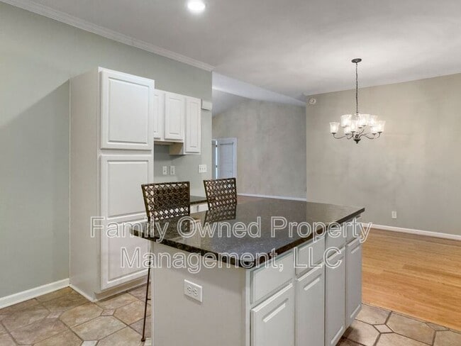 Building Photo - 8627 Grassy Oak Trail
