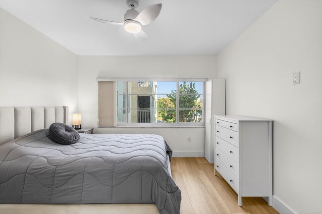 Building Photo - 50 SW 3rd Ave