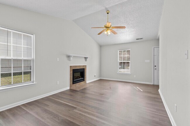 Building Photo - 116 Mesa Ln