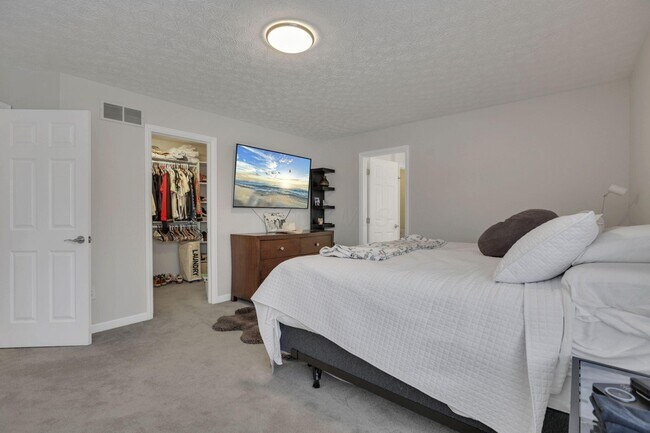 Building Photo - 5920 Triplett Square