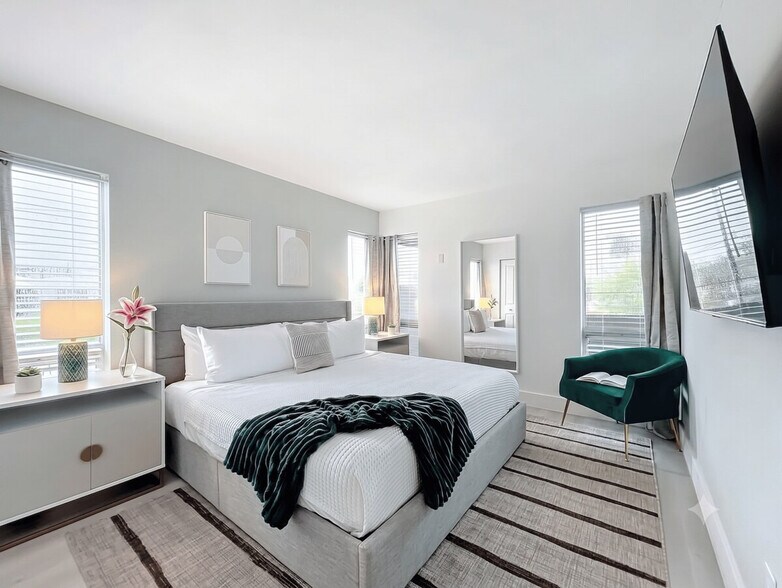 Building Photo - 1401 SE 15th St