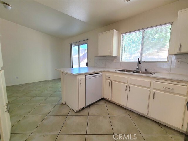 Building Photo - 1204 Sycamore Ct