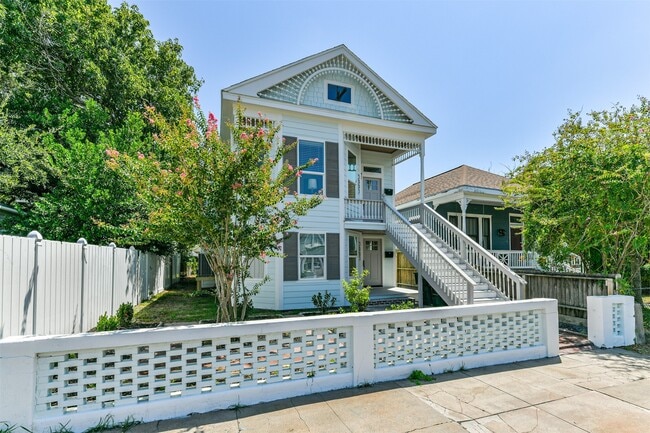Building Photo - 3007 Avenue Q