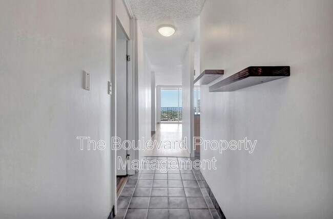 Building Photo - 4300 Waialae Ave