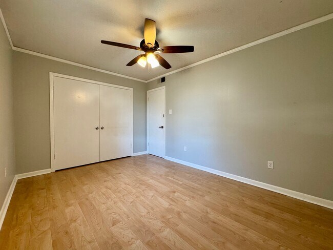 Building Photo - 134 Hwy Dr