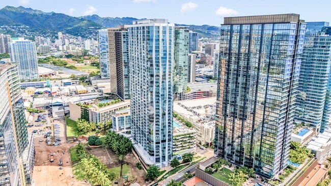 Primary Photo - 1000 Auahi St