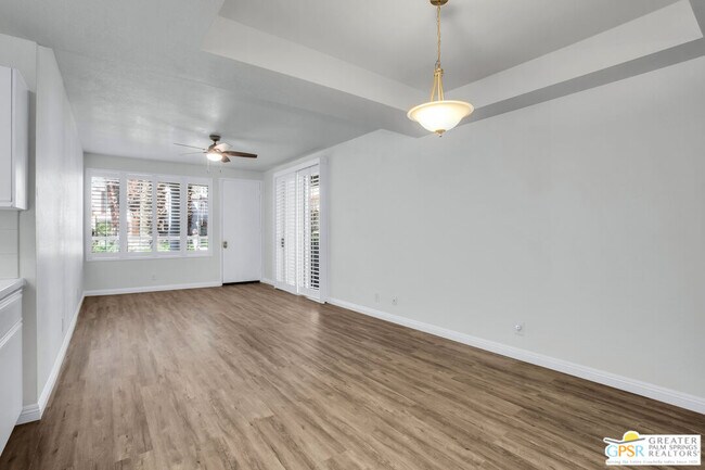 Building Photo - 401 El Cielo Rd