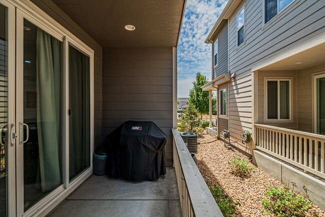 Building Photo - LEASED THRU 04/12/2026: 3BD, 2.5BA Commerce City Townhome with 2-Car Garage