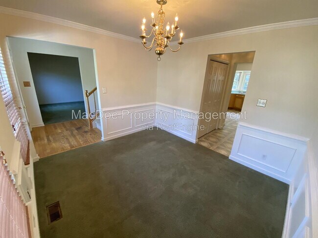 Building Photo - 9 Brown Cir