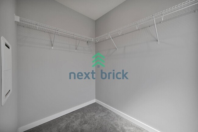Building Photo - Spacious 4-Bedroom Retreat with 3.5 Baths in Beautiful Bothell – Your Ideal Home Awaits!