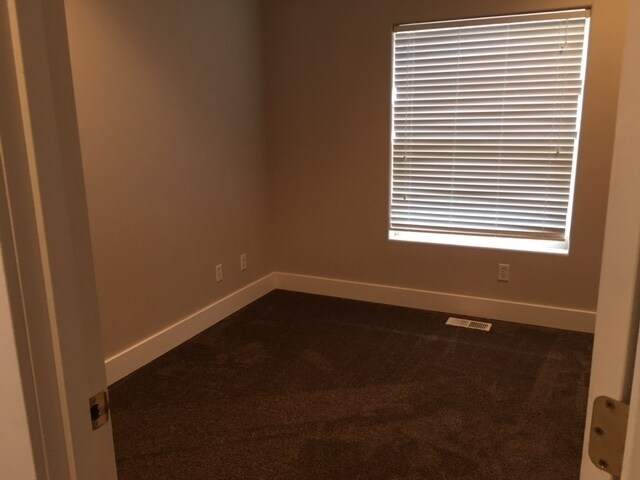 Building Photo - Best location on the Westside