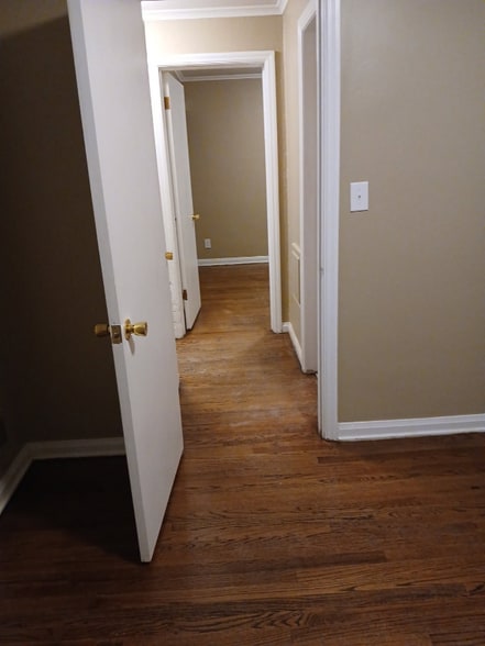 Building Photo - 6016 Pratt St