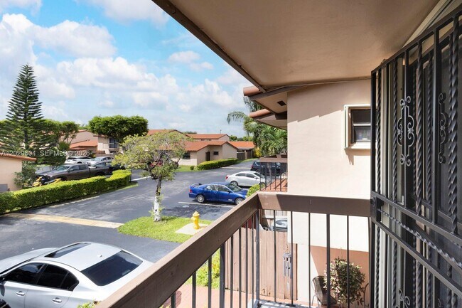 Building Photo - 3804 SW 79th Ave