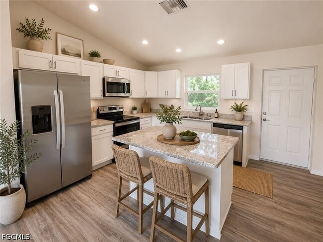 Building Photo - 1173 E Benbow Cir