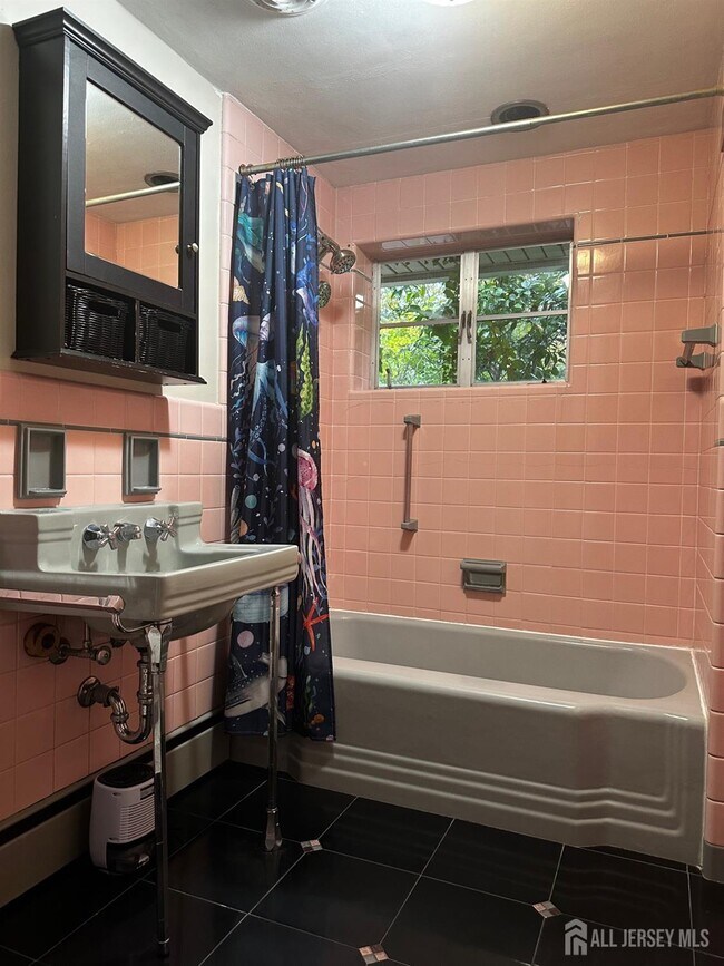 Building Photo - 1 High Acres Dr