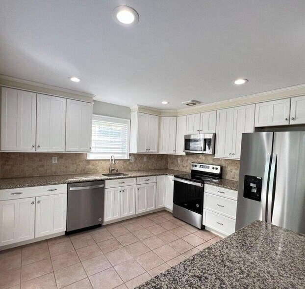 Building Photo - 138 Bishops Gate Ln