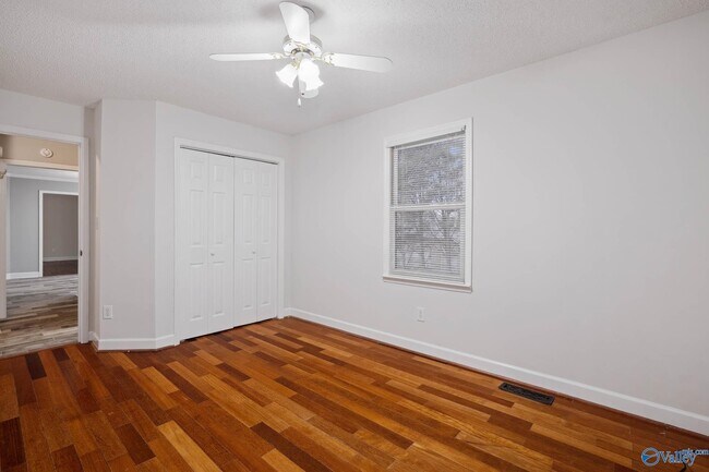 Building Photo - 203 Arrowfeather Dr