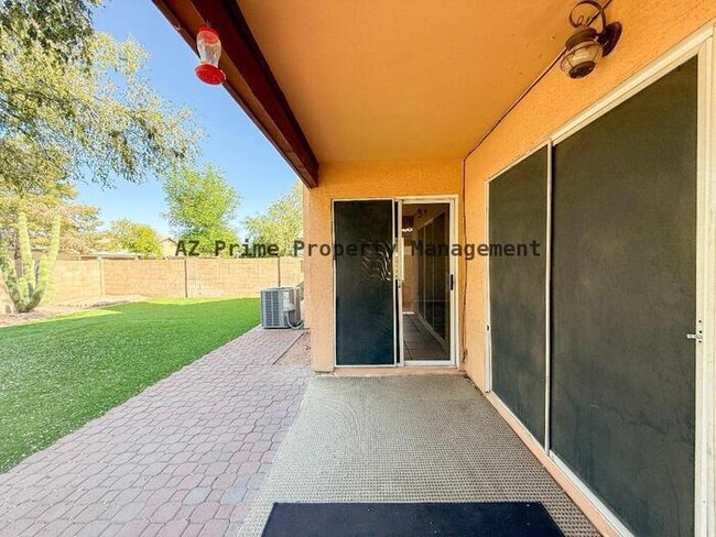 Building Photo - 2534 W Orchid Ln