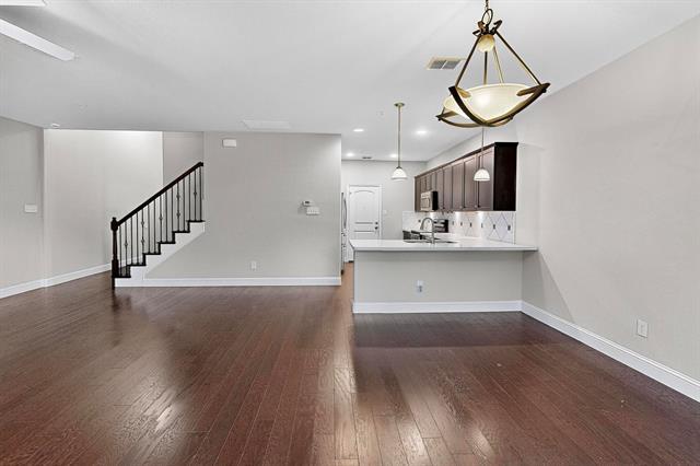 Building Photo - 2584 Jackson Dr