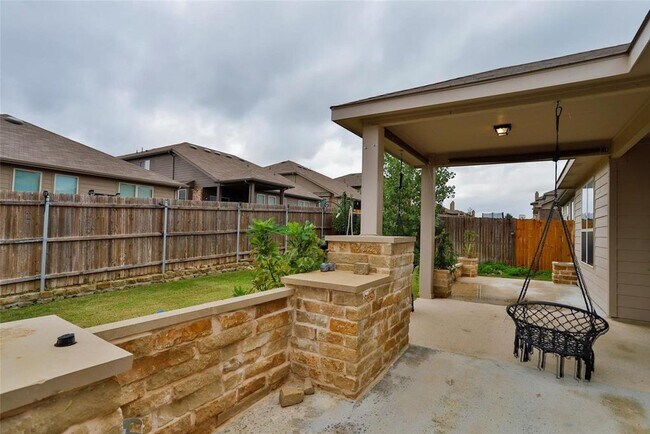 Building Photo - COMING SOON, DARLING HOME IN DENTON!