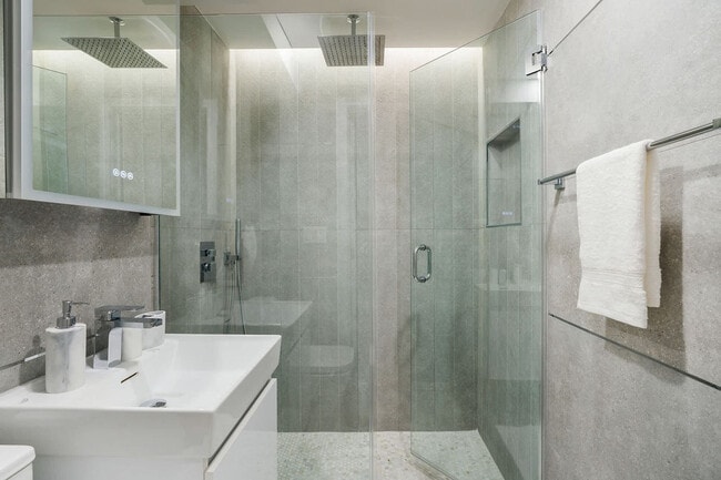 Building Photo - 335 E 22nd St