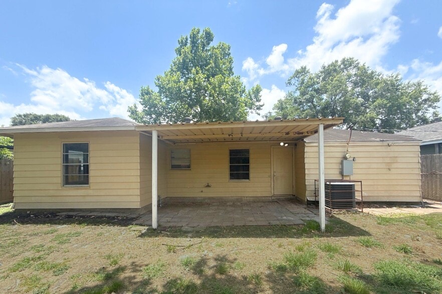 Building Photo - 1113 Aberdeen Rd