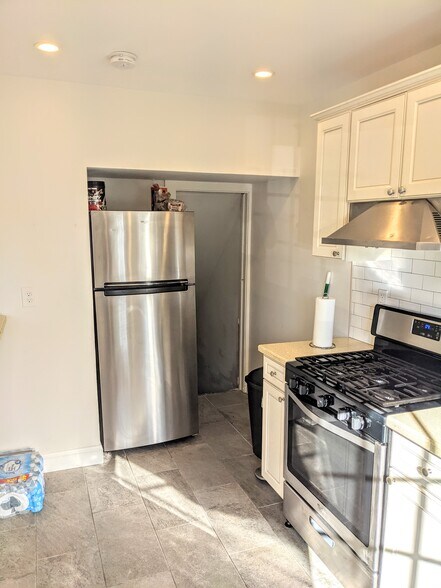 Building Photo - 24 Davis Ave