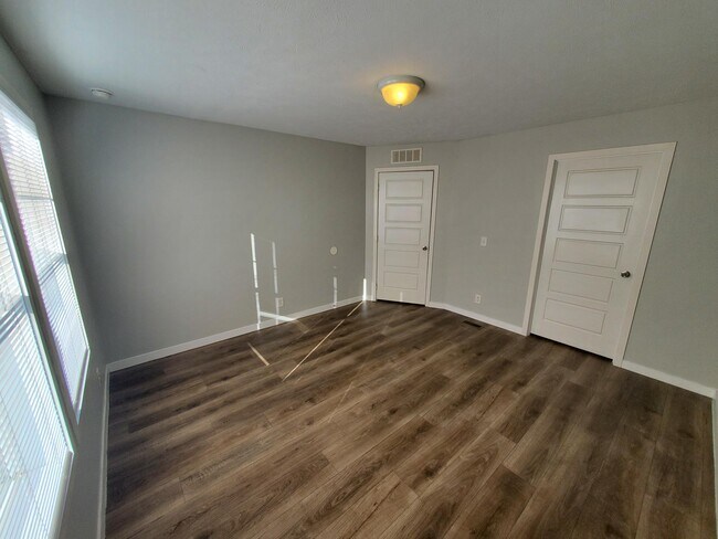 Building Photo - 19 Hummingbird Dr