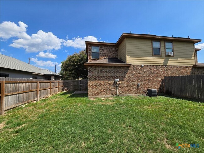 Building Photo - 203 Anne Louise Dr