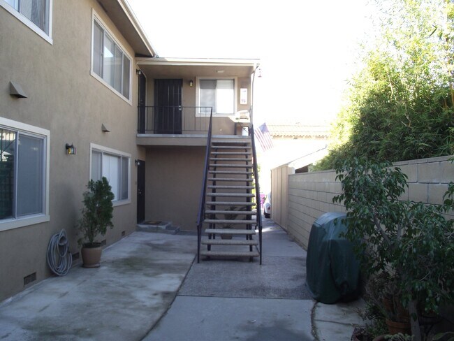 Building Photo - 231 Grand Ave