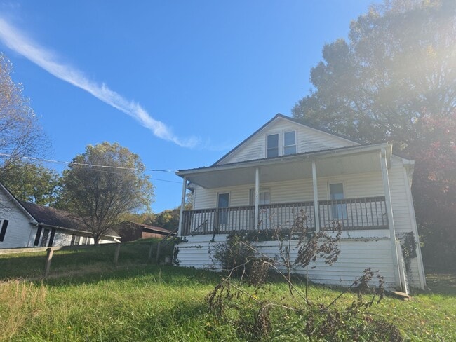 Building Photo - 613 Evans St