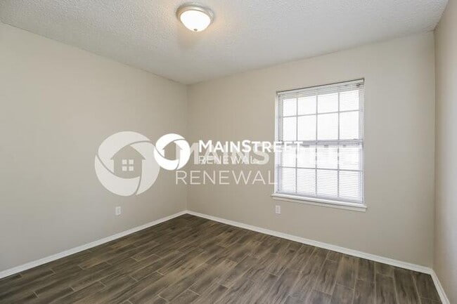 Building Photo - 4 Bedroom Pet-Friendly Home in Edmond, OK with Main Street Renewal