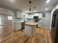 Building Photo - 3 Bedroom 2 Bathroom Spilt Unit in Wilmington