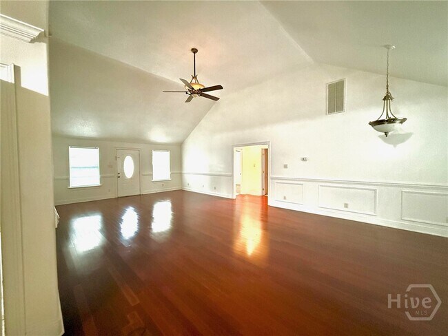 Building Photo - 209 Screven Ave