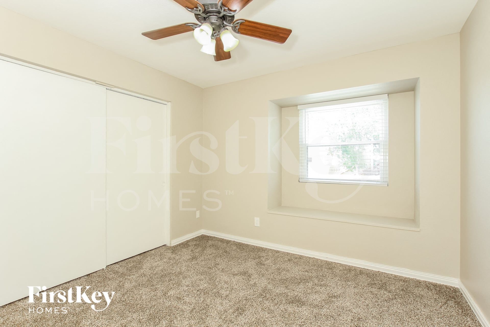 Building Photo - 521 E Wescott Dr