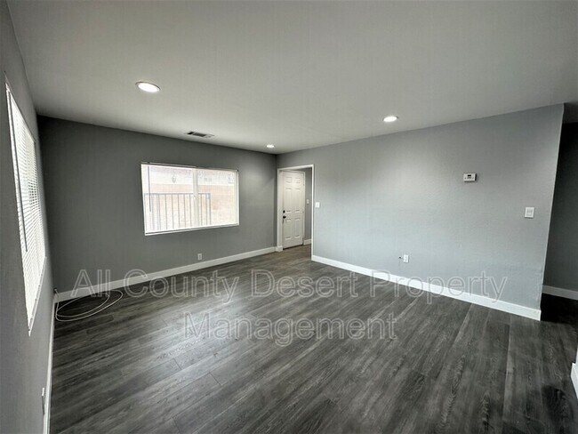 Building Photo - 33891 Via De Anza