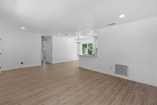 Building Photo - 2240 Conway Dr