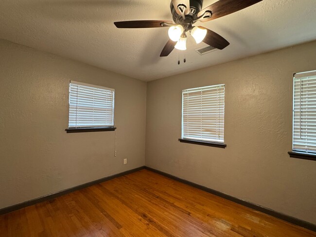 Building Photo - 421 NW 57th St