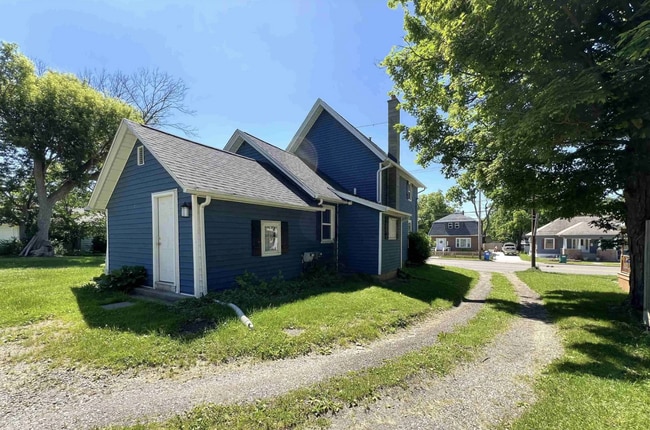 Building Photo - The Blue House