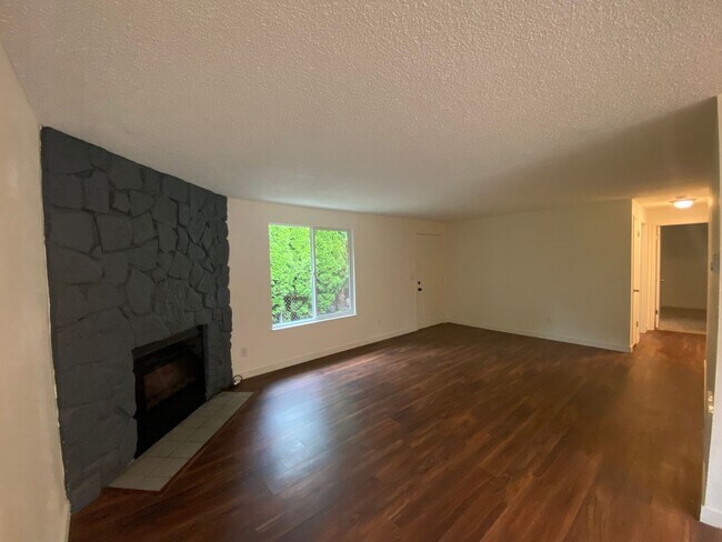 Building Photo - NKE1741